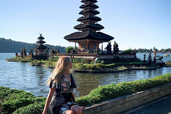 How to Travel on a Budget